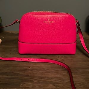 Leather Kate spade bag bright pink, adjustable shoulder strap height